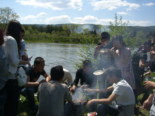 保中商会举行五四运动90周年纪念活动