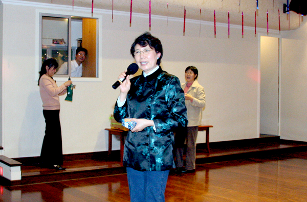 巴西中华妇女会举行联谊会