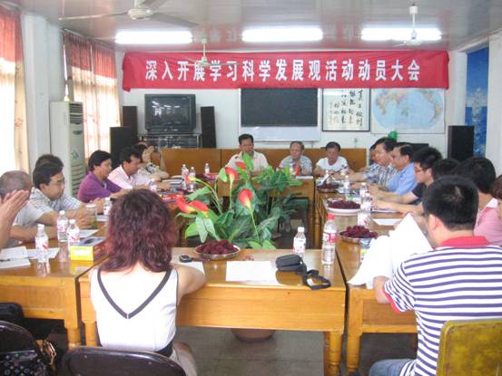 中国侨联赴温州瓯海区丽岙镇做专题采访