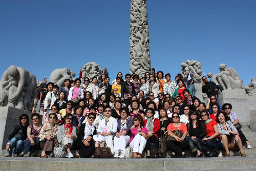 欧洲华侨华人妇女联合总会举行第五届大会 
