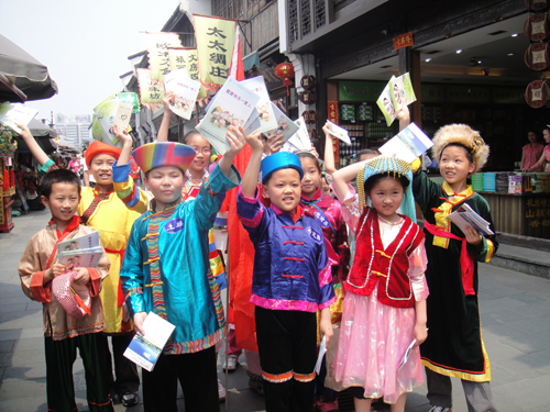 杭州清河坊社区侨联分会组织开展低碳宣传活动