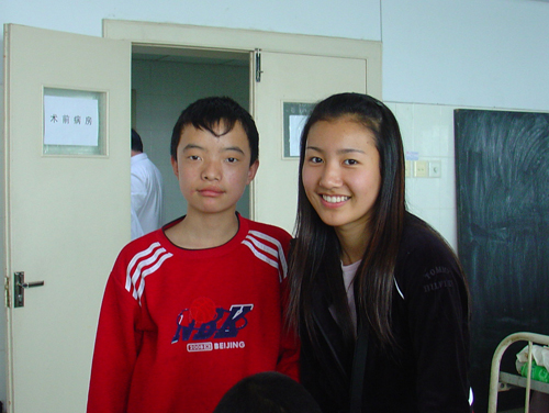 在美读高中的杭州女孩假期回国做“志愿者”