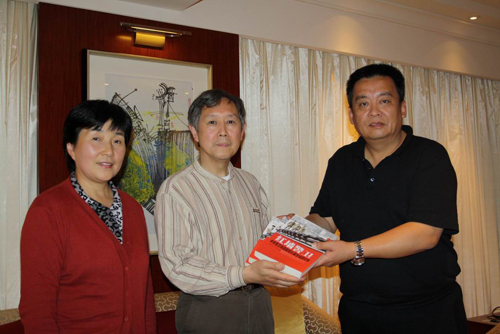 著名“红墙”作家王凡刘东平杭州谈红墙生活和写作