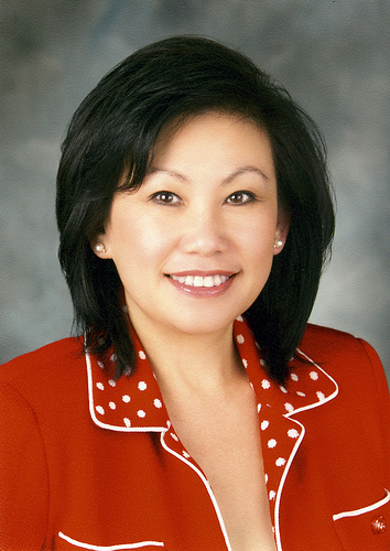 南加州华裔市长陈金凯莉入选2011年度全美“妇女市政领袖奖”
