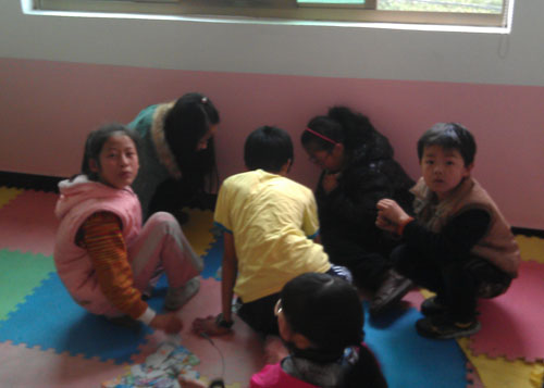 温州鹿城区七都留守儿童“快乐之家”开展“交心”活动