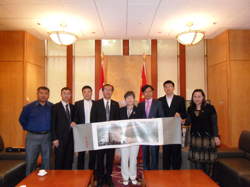 省侨联代表团访问加拿大、古巴、墨西哥
