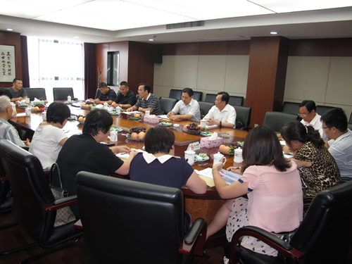 杭州市西湖区侨联召开半年度工作会议(图）