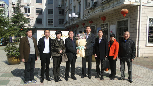 温州市侨联欢送基层侨联干部代表赴京参加全国侨代会