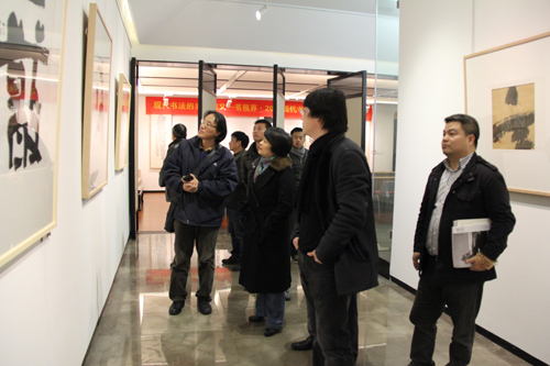 吴晶出席书视界—2013国际现代书法艺术展开幕式