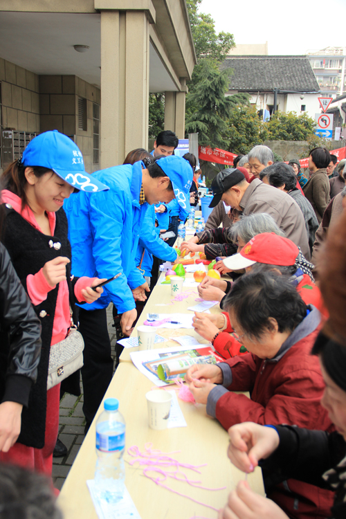 杭州上城区柳翠井巷社区侨联分会举办趣味运动会和环保嘉年华