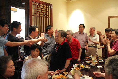 杭州市组织侨界联谊茶聚活动