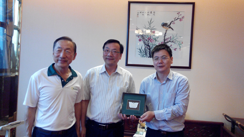 岑国荣书记会见新加坡浙商协会访问团