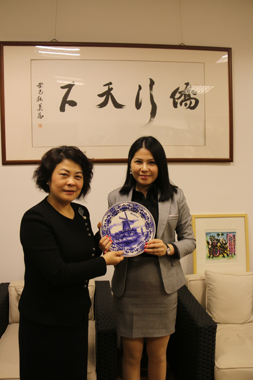 吴晶会见海外华媒人卢雅娟_省侨联_浙江省归国华侨