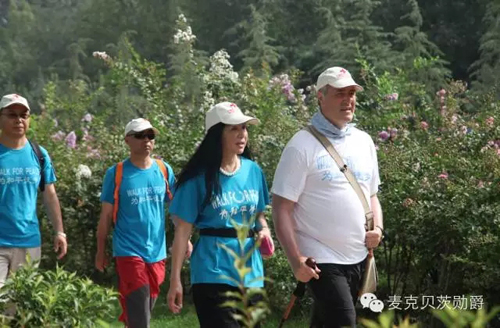 用仁爱之心丈量中国大地---贝茨勋爵千里徒步有