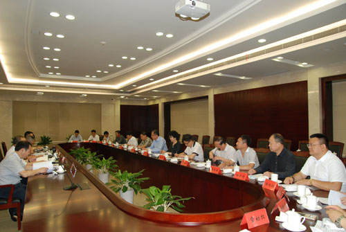 省侨商会代表团赴宁波国家保险创新综合试验区考察