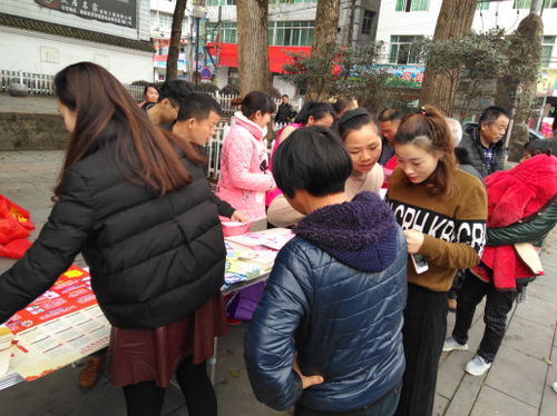 泰顺泗溪巧借“三八妇女节”　台侨法宣传进社区