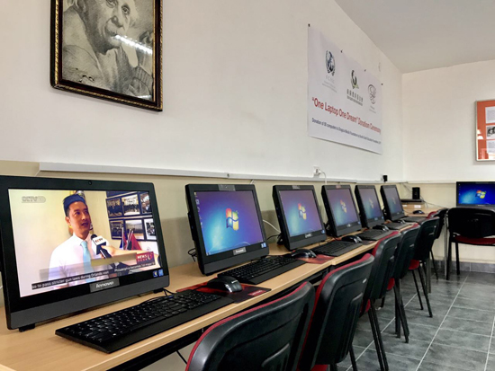塞尔维亚华商会牵线促香港南南教育基金会向塞学校捐赠50台电脑
