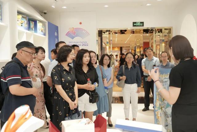 省侨联开展党建联建活动暨党务干部培训