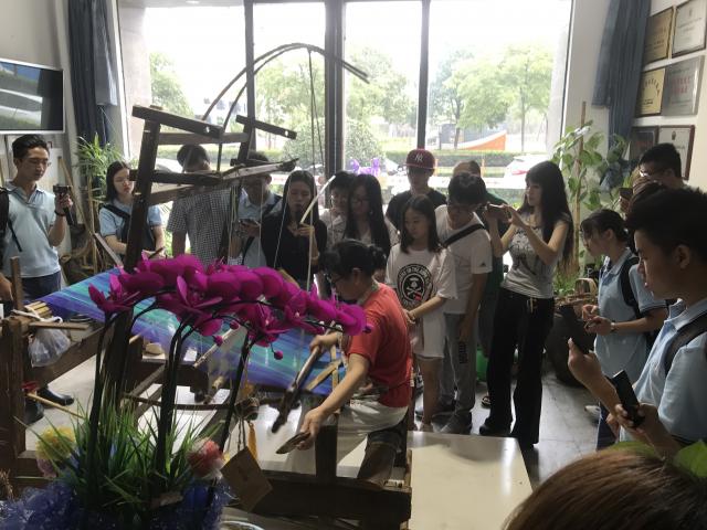 香港青年学生到下城区体验民族传统文化
