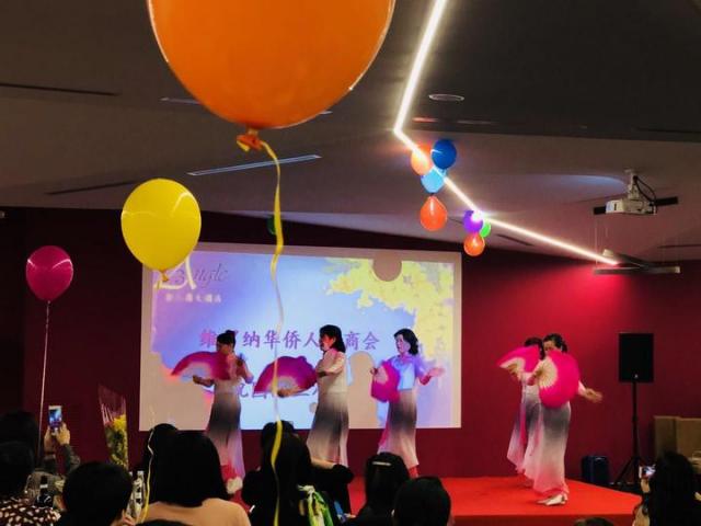 意大利维罗纳华侨华人总商会欢庆“三八”国际妇女节