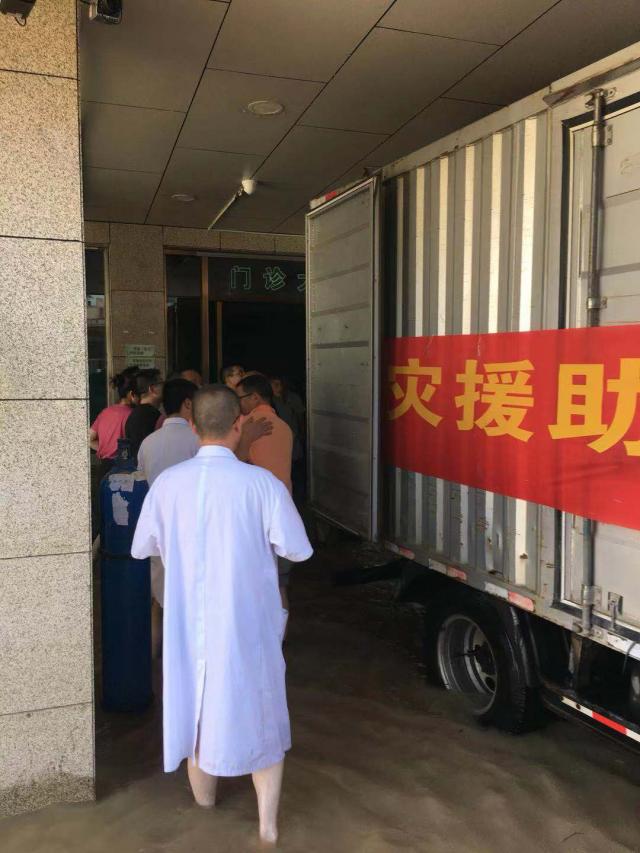 台州侨界力量积极支援临海防台救灾工作