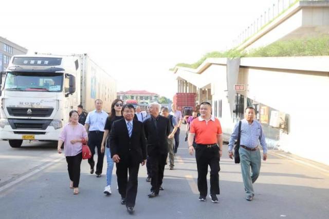 缅甸商务代表团及上海金润能源有限公司赴嘉兴市水果市场考察交流