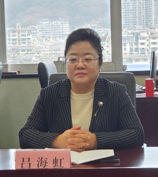 汕尾市侨联党组书记,主席吕海虹吕海虹在座谈会上介绍了汕尾市侨联的