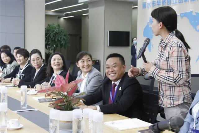 30余名华侨及留学人员到访市华侨创业创新服务中心
