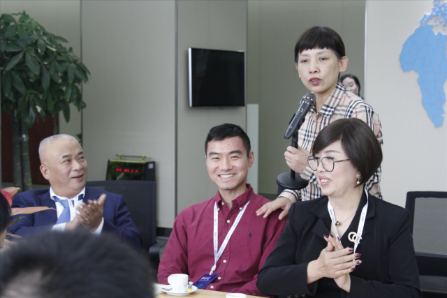 30余名华侨及留学人员到访市华侨创业创新服务中心