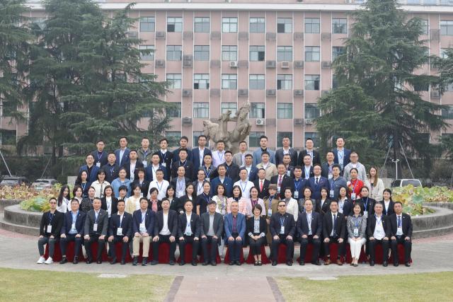 2021宁波海外中青年侨领侨商研习班在浙江大学开班